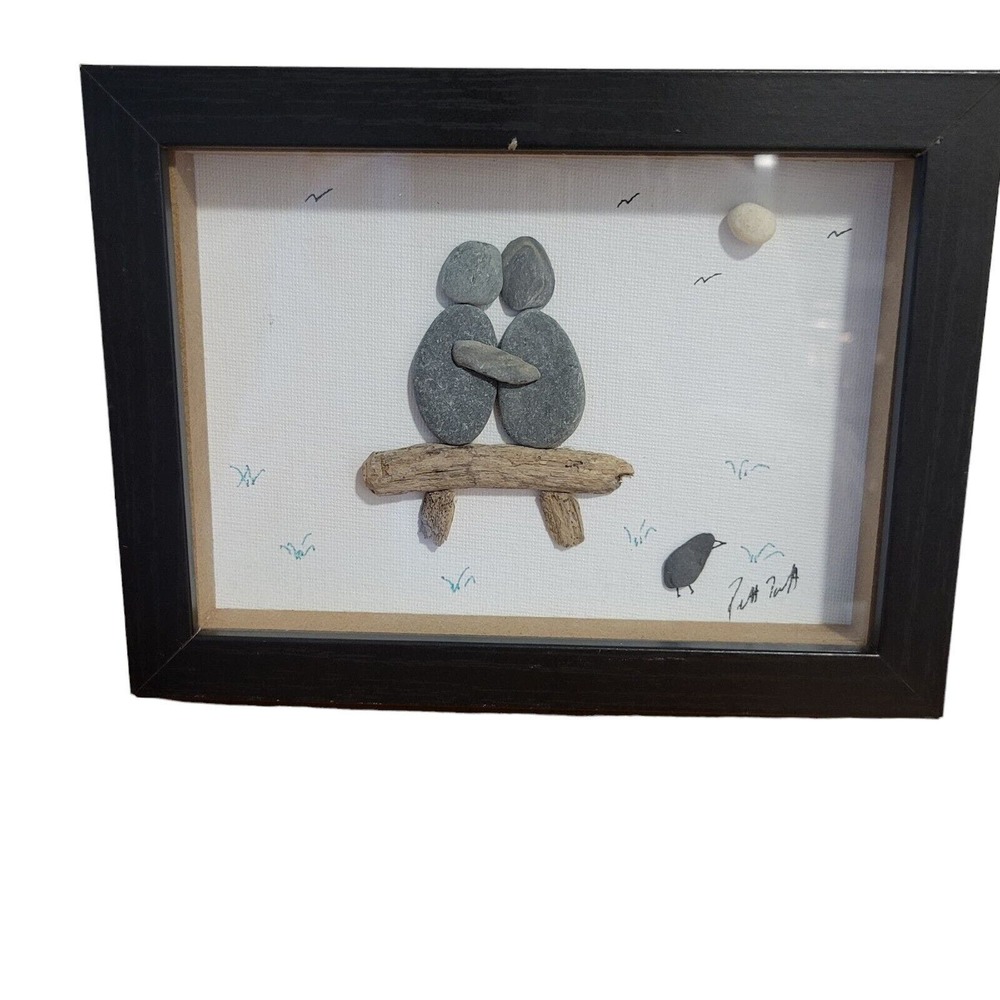 Signed Couple Kissing on‎ Bench Pebble Art Framed Wall Home Decor 8 x 6